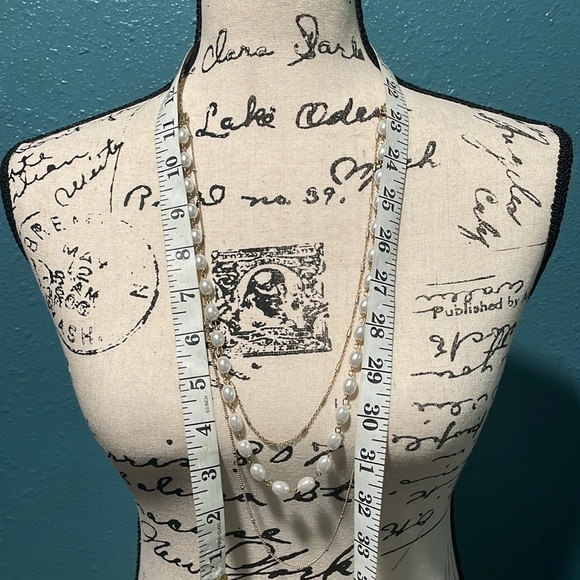 NWT’s- Canvas -Pearl & gold colored necklace-triple stranded, 1 strand of pearls - Picture 8 of 10